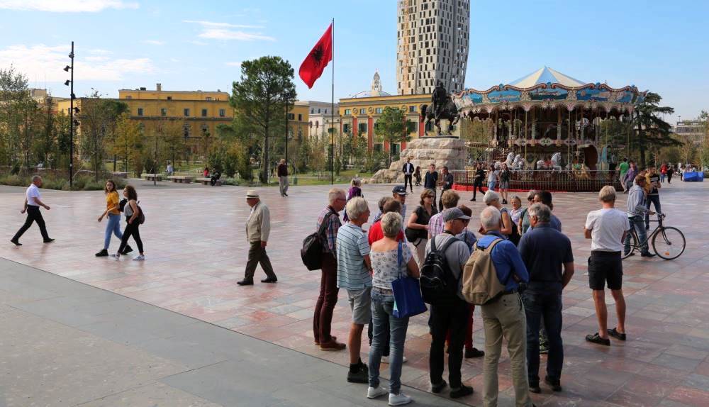 Zgjatet sezoni turistik, rriten me 44 per qind vizitoret ne tetor